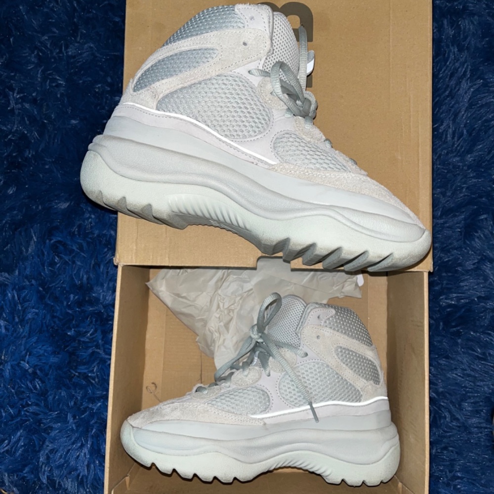 Yeezy Dsrt Boot (Salt) - Picture 4 of 11